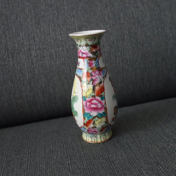 Small 6.5 Inch High Hourglass Shaped Ceramic Flower Vase - Picture 3 of 16